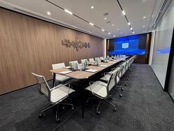 Gateway East (D7), Office #500548541